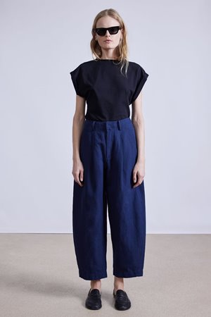 Apiece Apart bari cropped trouser - navy back Apiece Apart bari cropped trouser - navy back