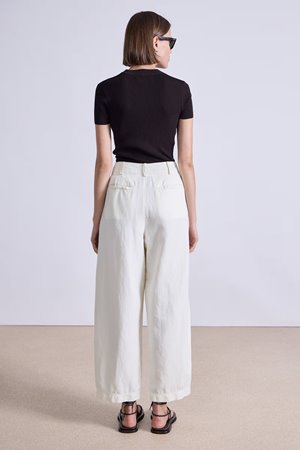 Apiece Apart bari cropped trouser - cream detail Apiece Apart bari cropped trouser - cream detail
