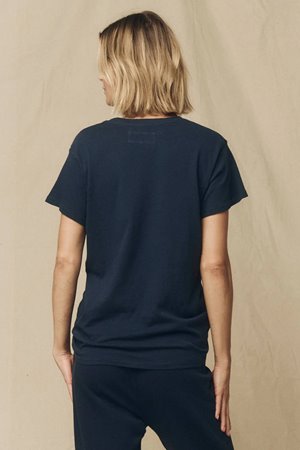 The Great the slim tee true navy side The Great the slim tee true navy side