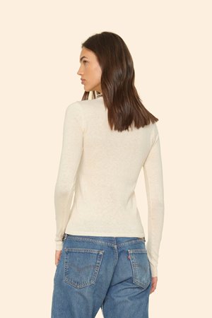Xirena  crewe sweater cream side