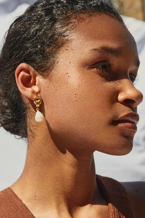 Shyla  chunky knot pearl earring  back