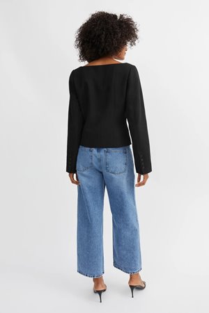 Skall Studio athena blazer black side Skall Studio athena blazer black side