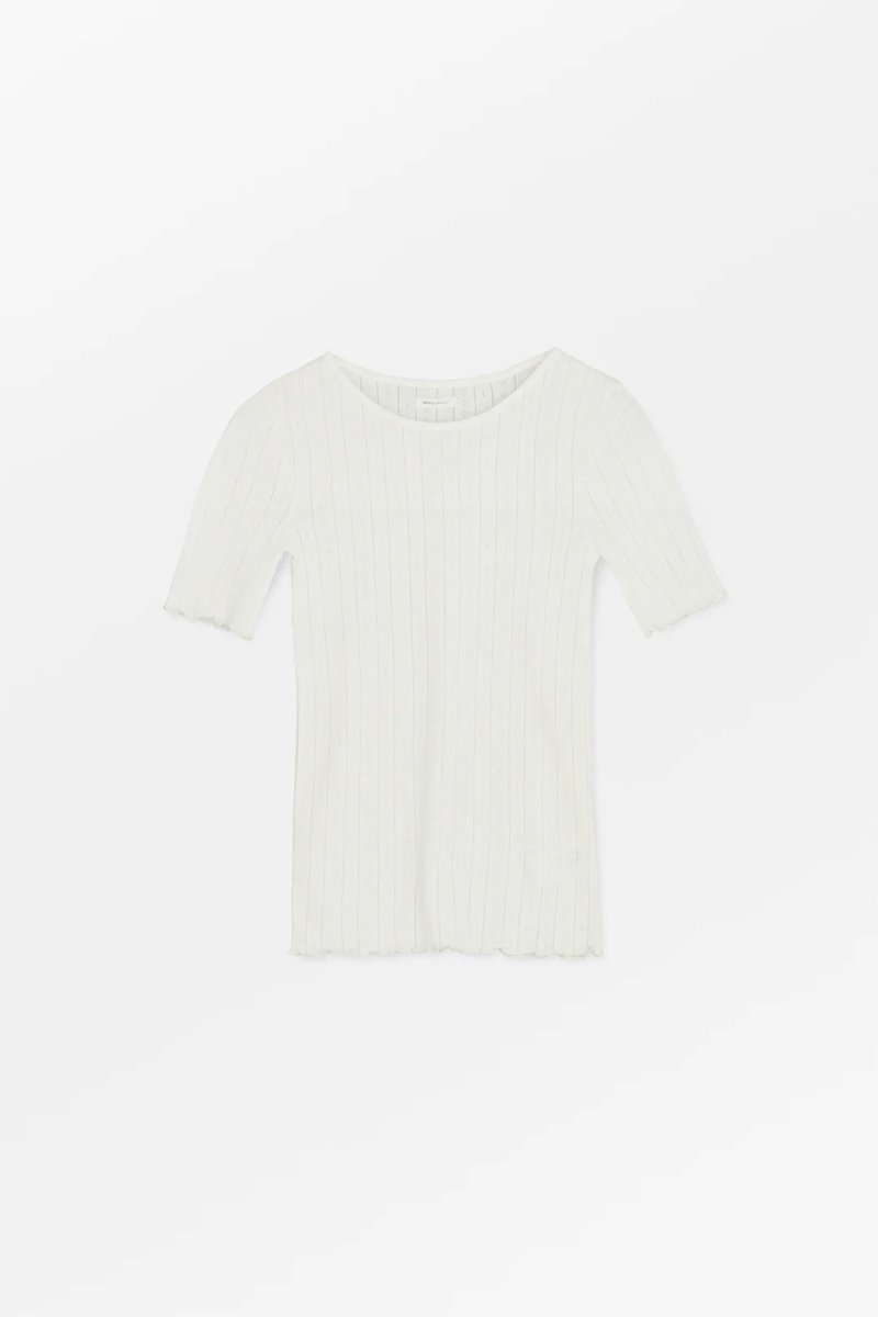 Skall Studio edie tee off white detail Skall Studio edie tee off white detail