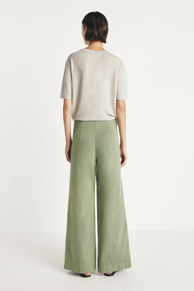 Masscob horts trouser liquen side Masscob horts trouser liquen side