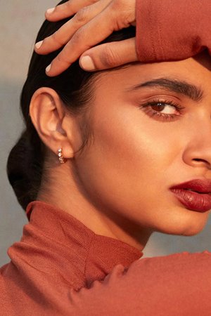 Shyla  mischa huggies side