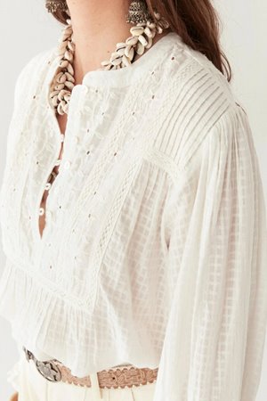 Maison Hotel sabine top pearl detail Maison Hotel sabine top pearl detail