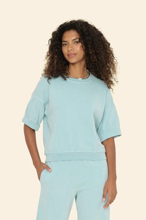 Xirena  trixie sweatshirt raindrop back Xirena  trixie sweatshirt raindrop back