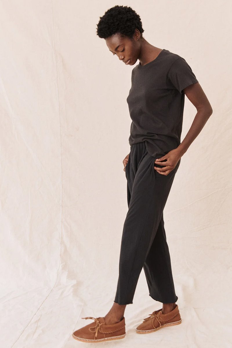 The Great the slim tee almost black  back