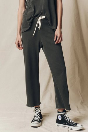 The Great the wide legged cropped sweatpant washed black