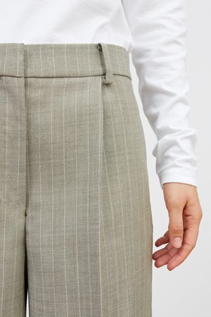 Skall Studio thom trouser light grey detail