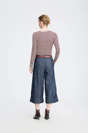 Munthe  levoma stripe long sleeve tee bordeaux side