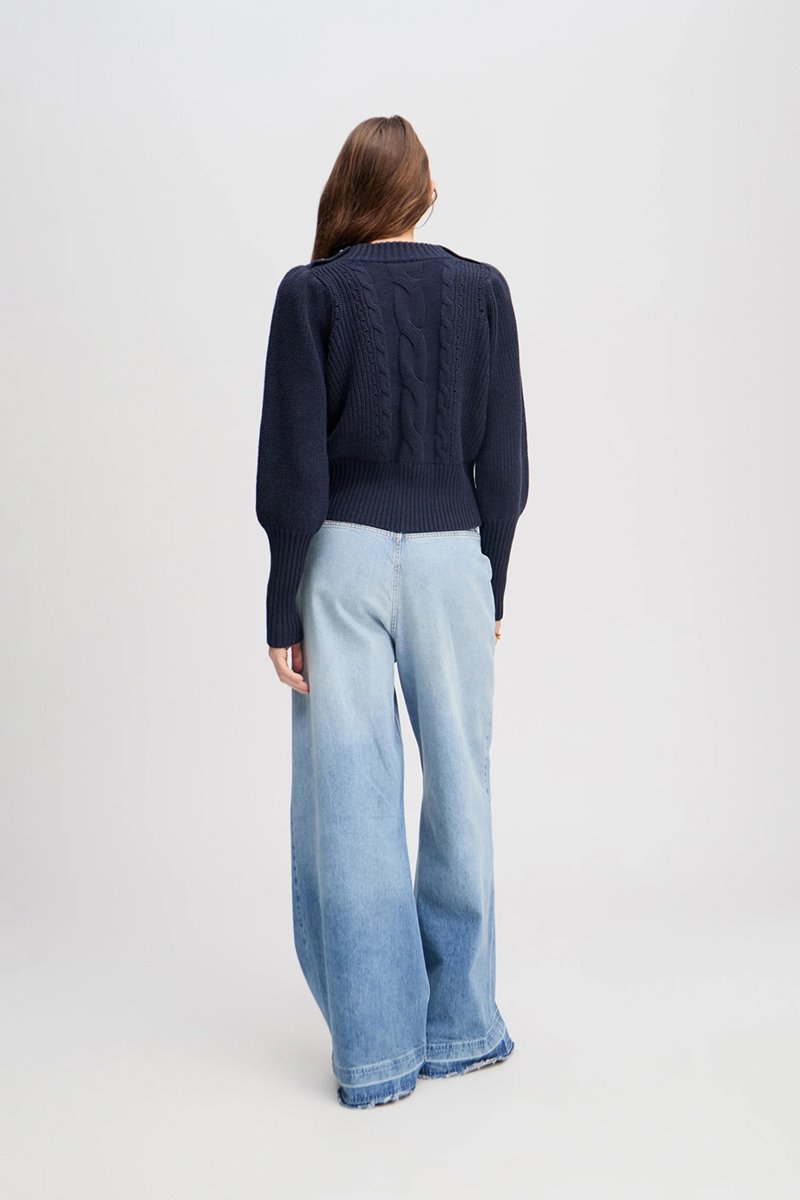 Munthe  lysta knit navy detail