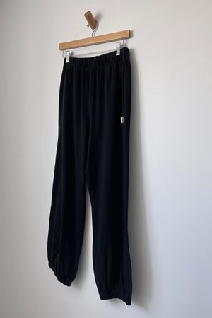 Le Bon Shoppe balloon pant almost black side Le Bon Shoppe balloon pant almost black side