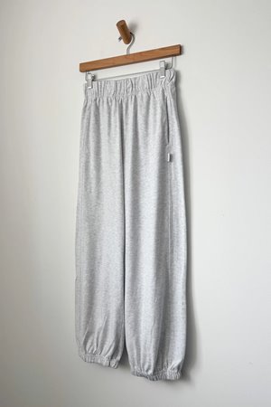 Le Bon Shoppe balloon pant icy grey side Le Bon Shoppe balloon pant icy grey side