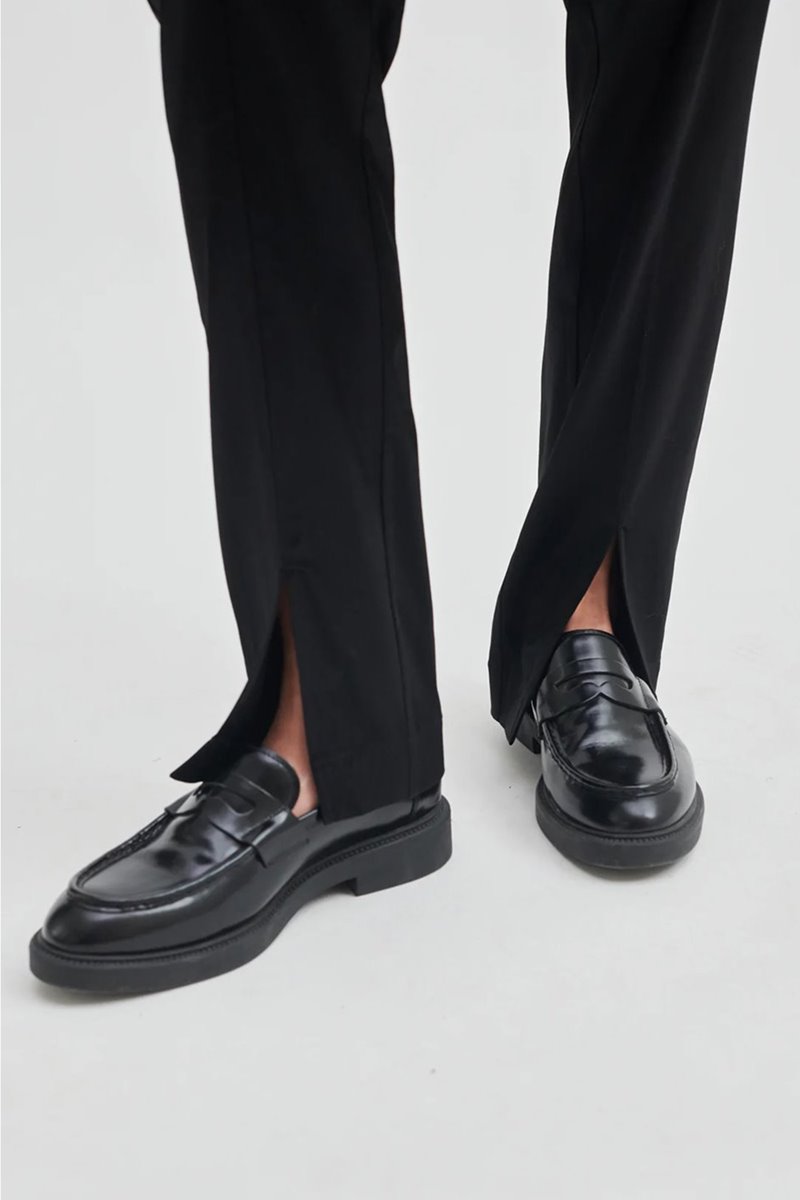 Second Female gosh trouser - black back