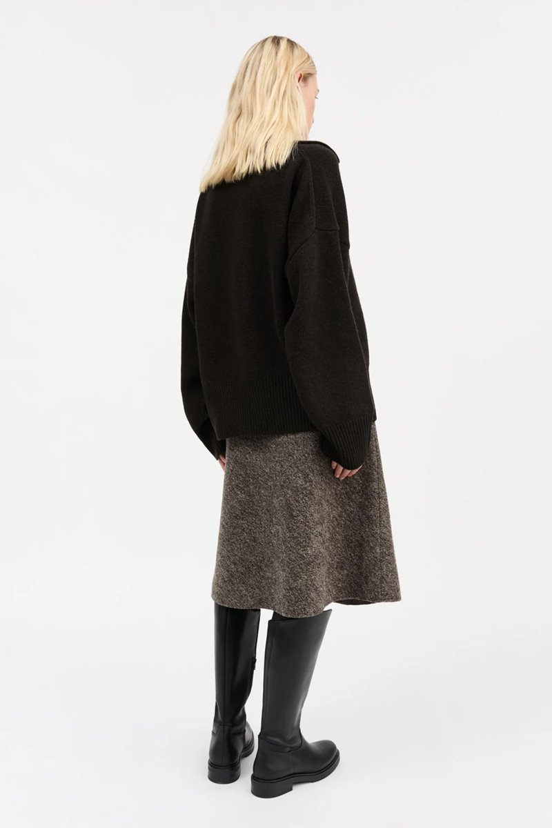 Skall Studio dean v-neck deep brown back