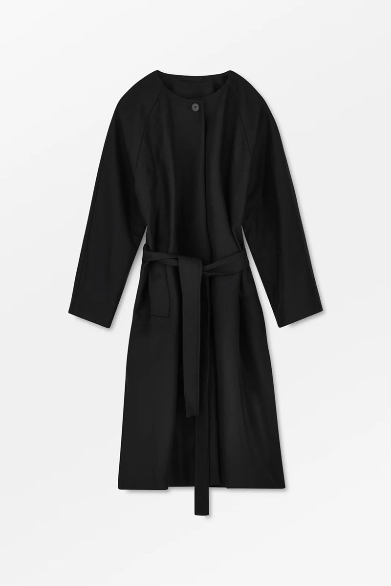 Skall Studio perry coat black detail