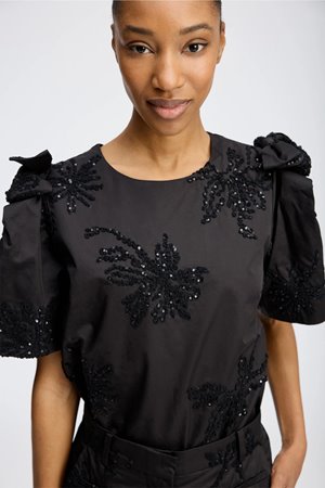 Munthe  ryme top black