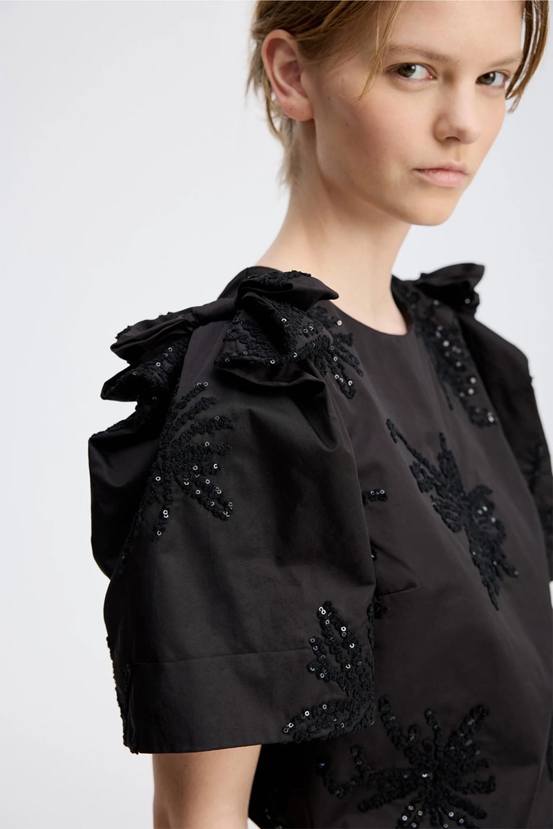 Munthe  ryme top black back