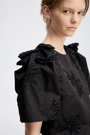 Munthe  ryme top black back