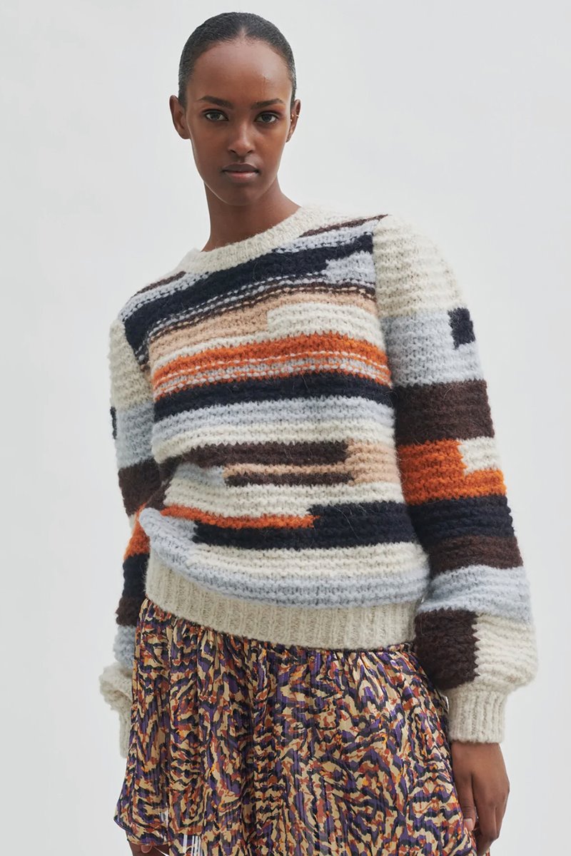 Second Female hecca knit o-neck