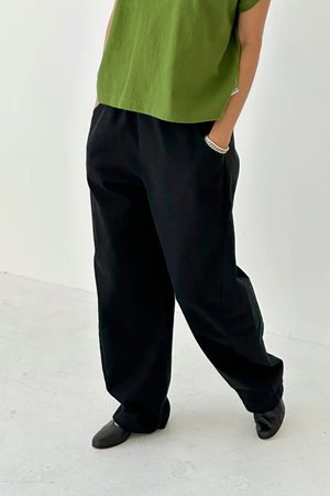 Le Bon Shoppe long arc pant black side