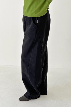 Le Bon Shoppe long arc pant black detail