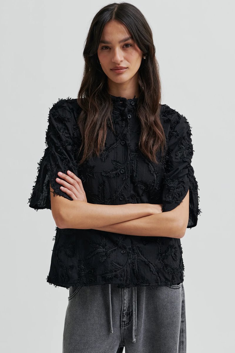 Second Female seena shirt black detail