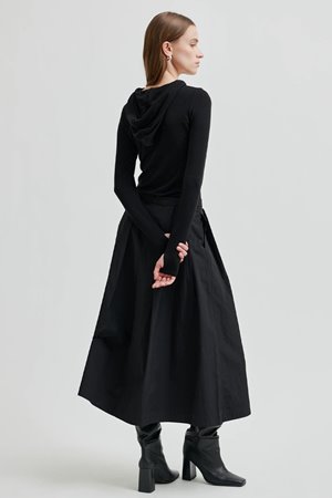 Second Female niline skirt black back