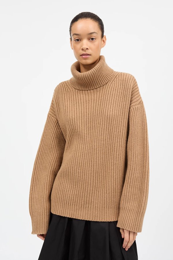 Skall Studio Diana T Neck  Camel
