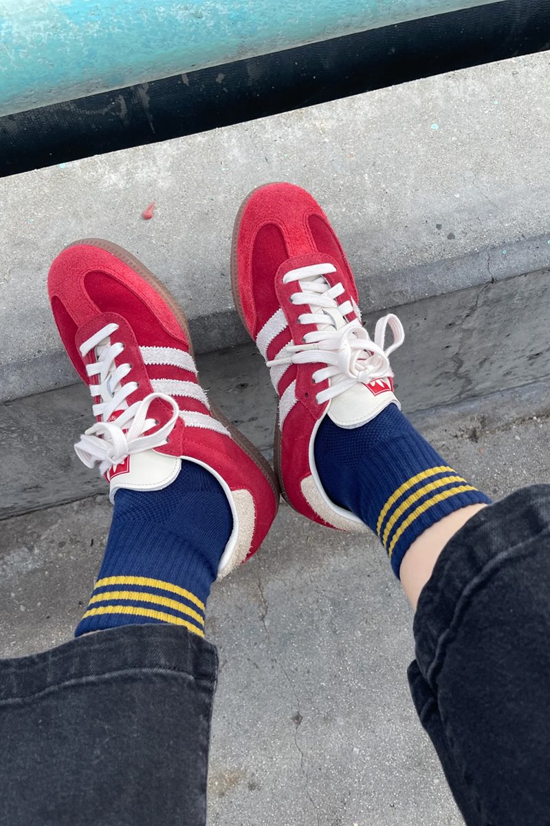 Le Bon Shoppe girlfriend sock navy detail