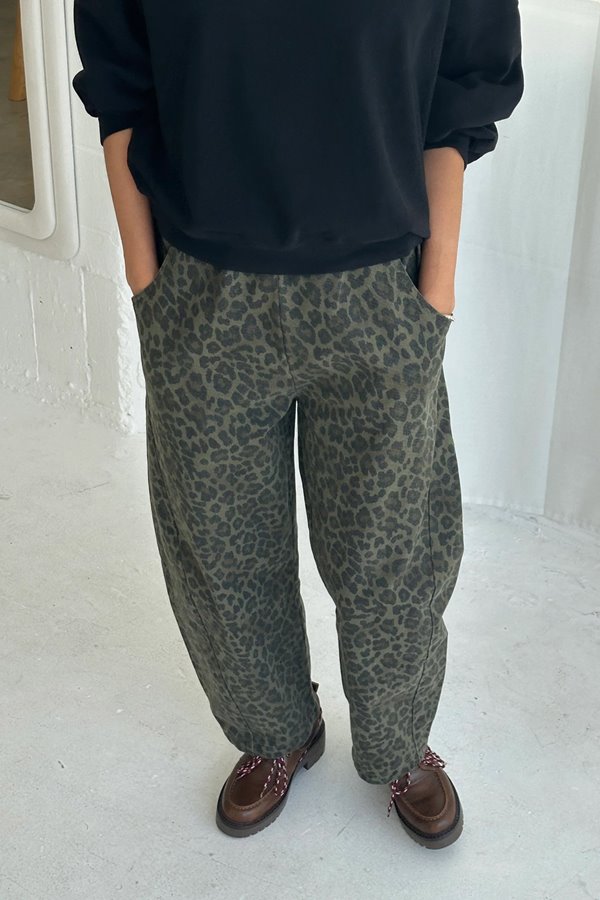 Le Bon Shoppe arc pant fern leopard