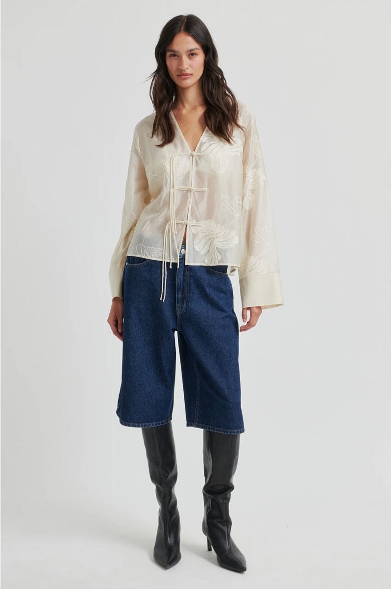 Second Female vira shirt detail