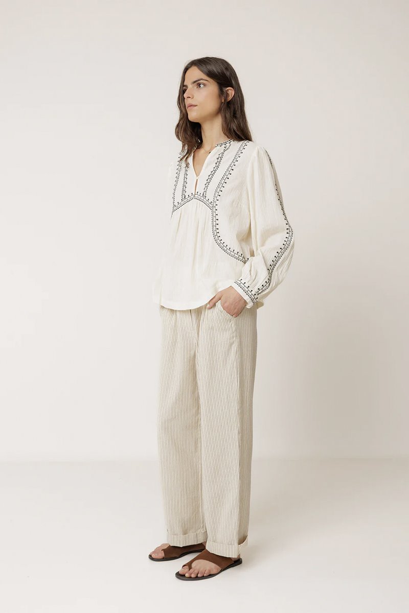 Indi & Cold  bell sleeve shirt off white side