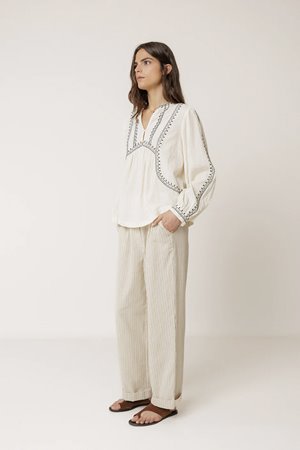 Indi & Cold  bell sleeve shirt off white side