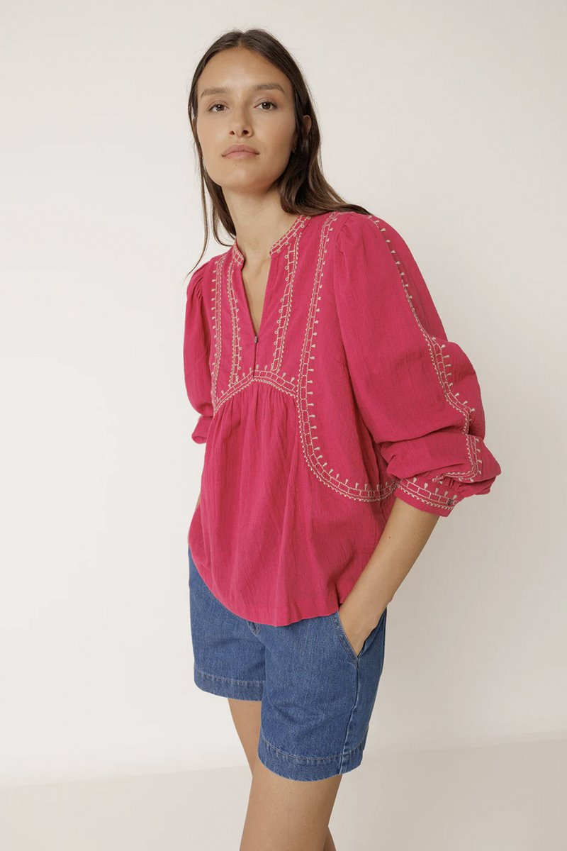 Indi & Cold  embroiderd shirt fresca back