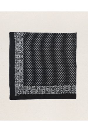 The Great the big bandana  detail