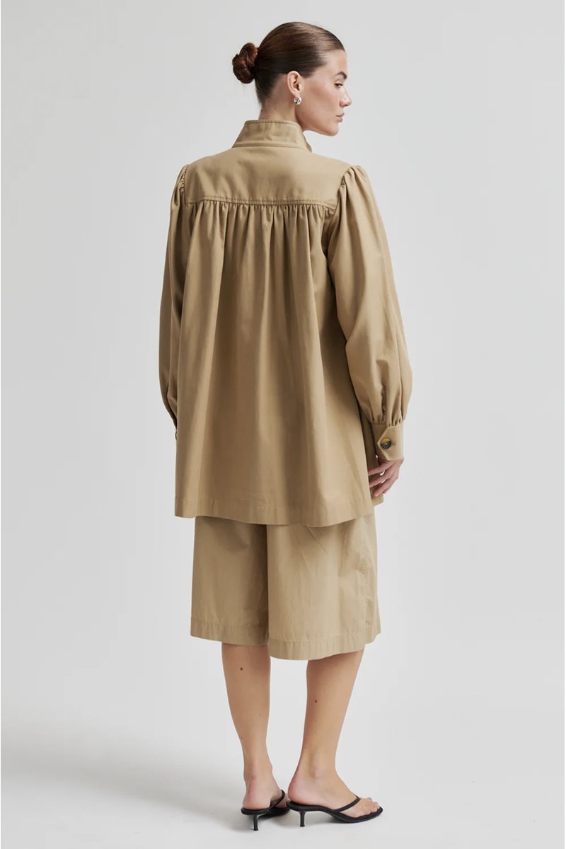 Second Female gable jacket camel  back