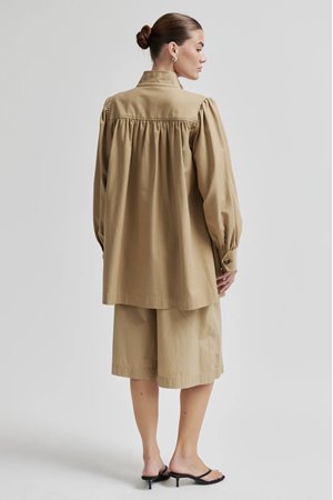 Second Female gable jacket camel  back