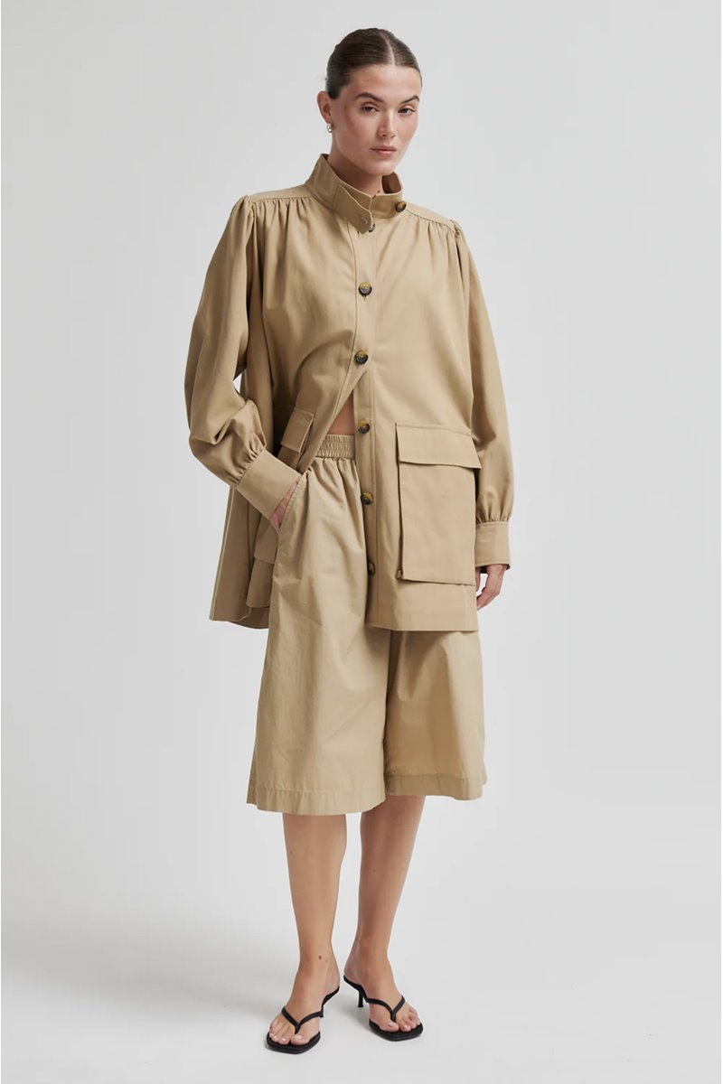 Second Female gable jacket camel  side