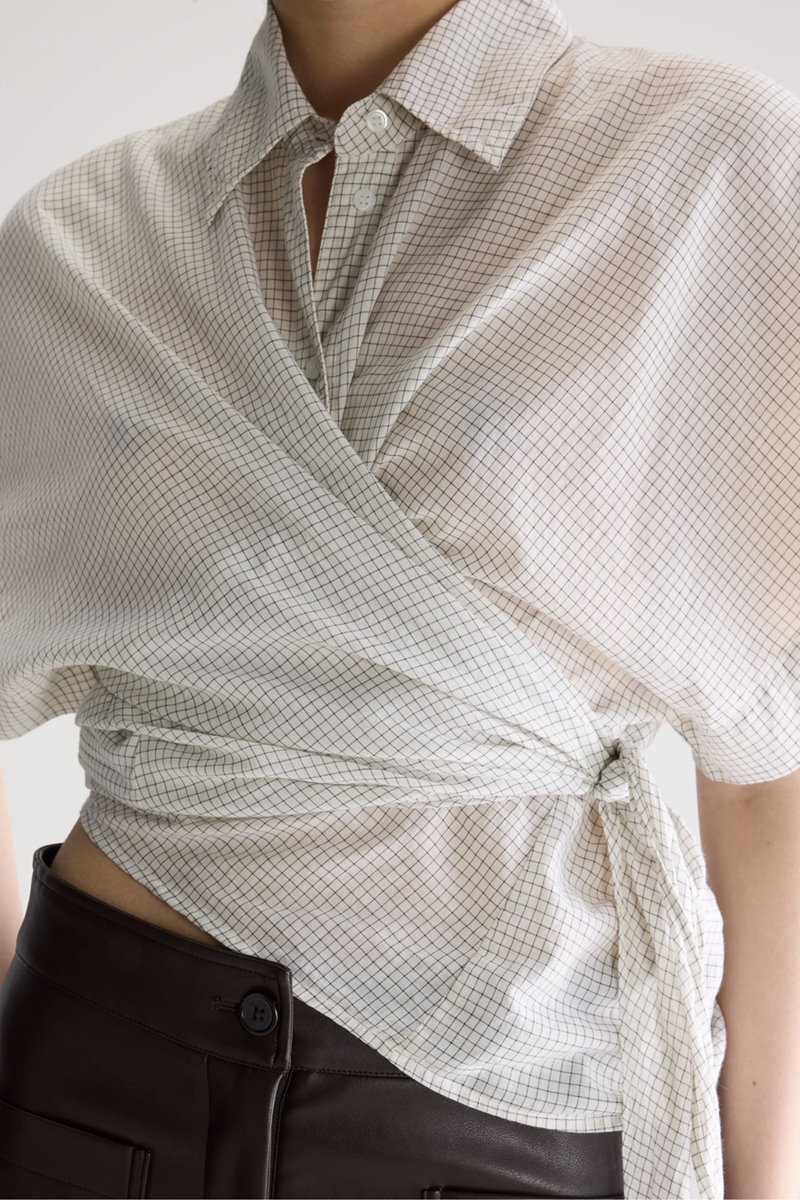 Bellerose coral tie up top detail