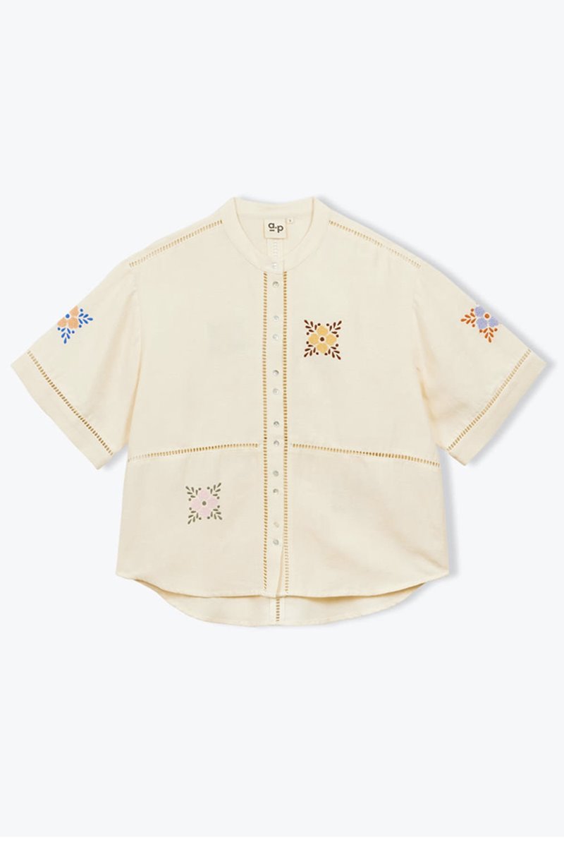 A.P  embroidery and crochet shirt back