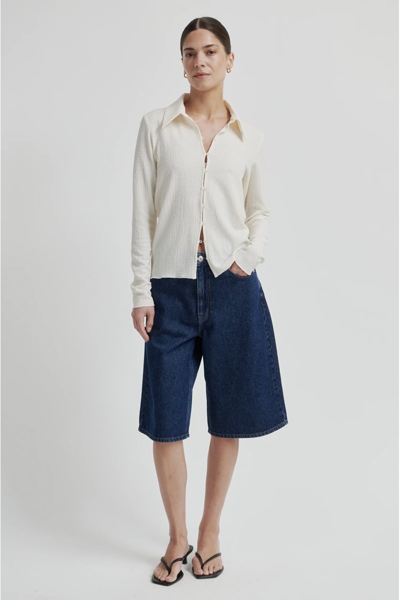 Second Female columbo bermuda shorts  side