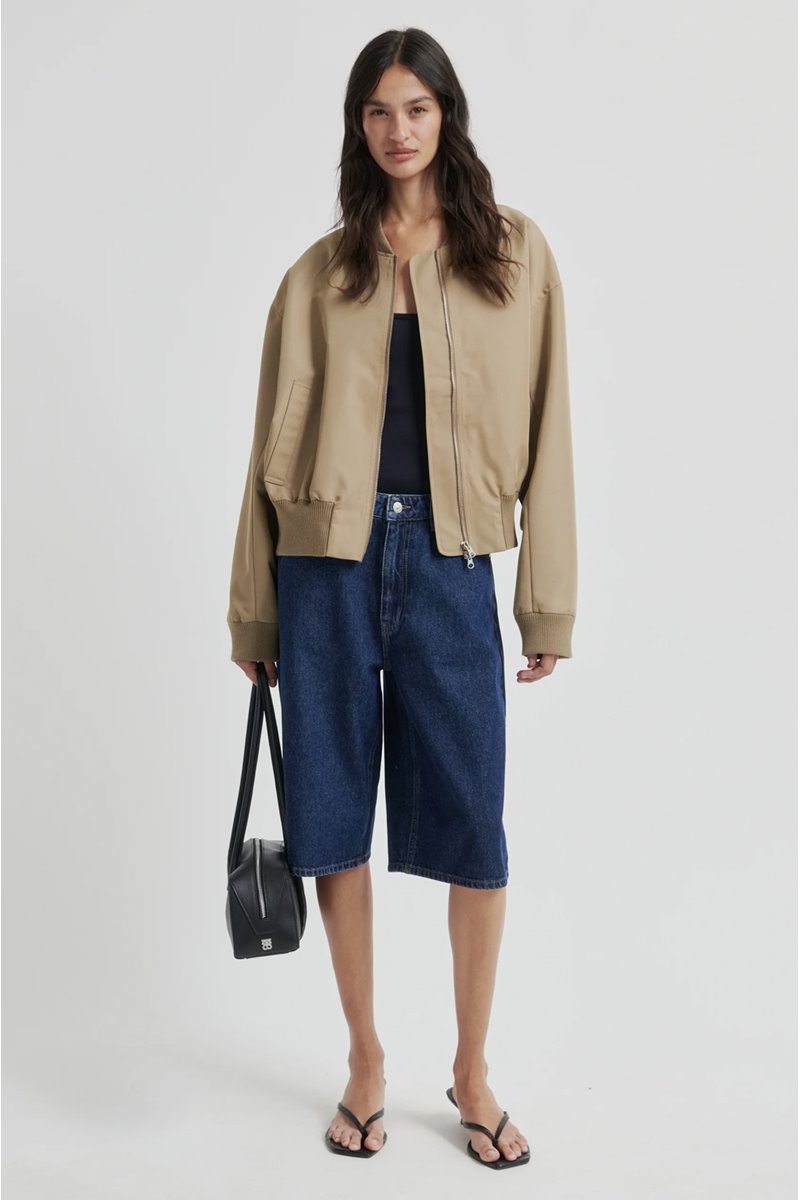 Second Female columbo bermuda shorts  detail