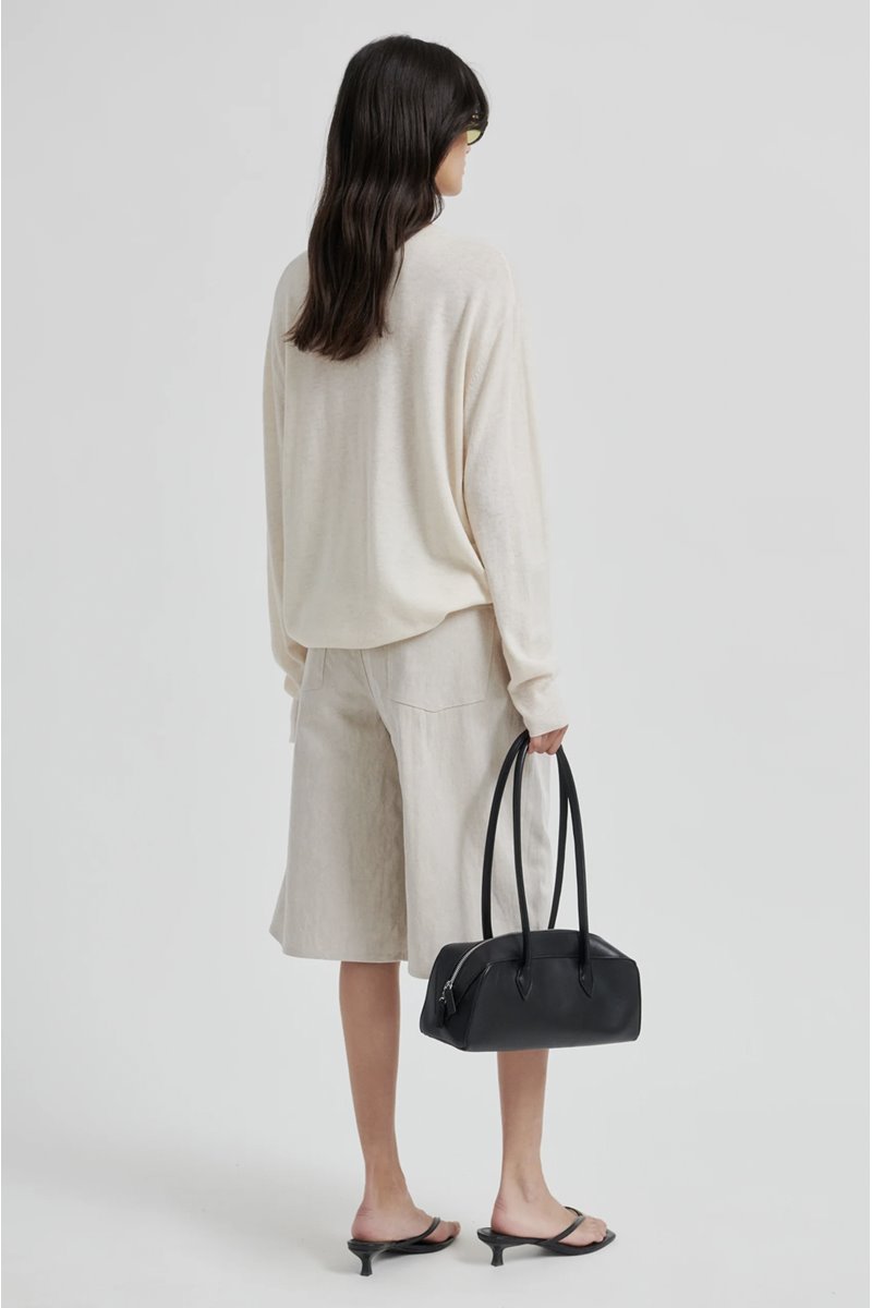 Second Female bacoli shorts back