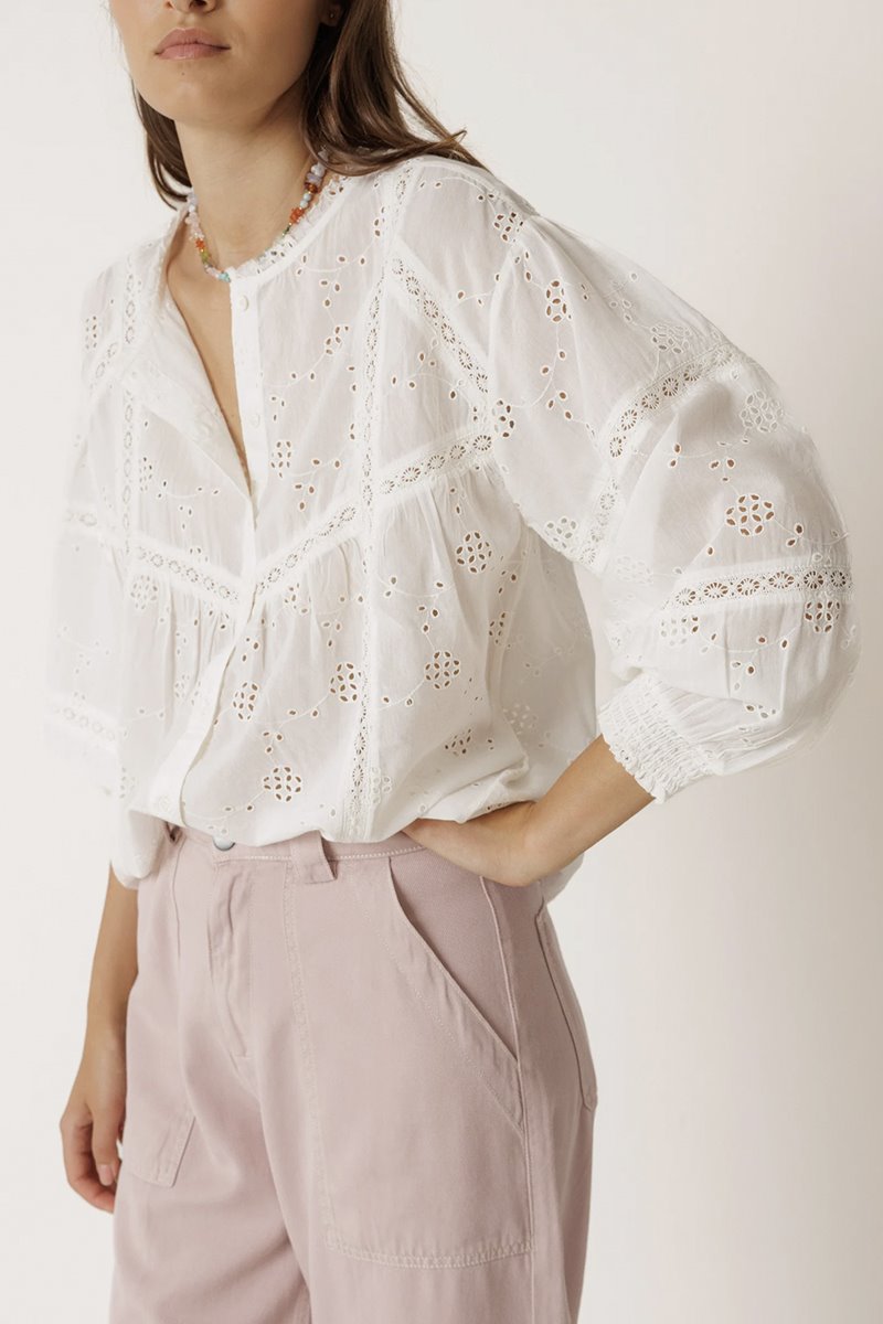 Indi & Cold  camisa white embroidery shirt side