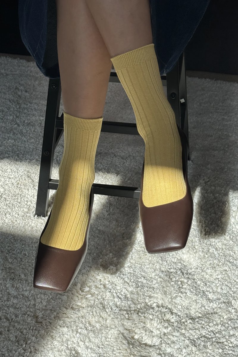 Le Bon Shoppe her sock buttercup side