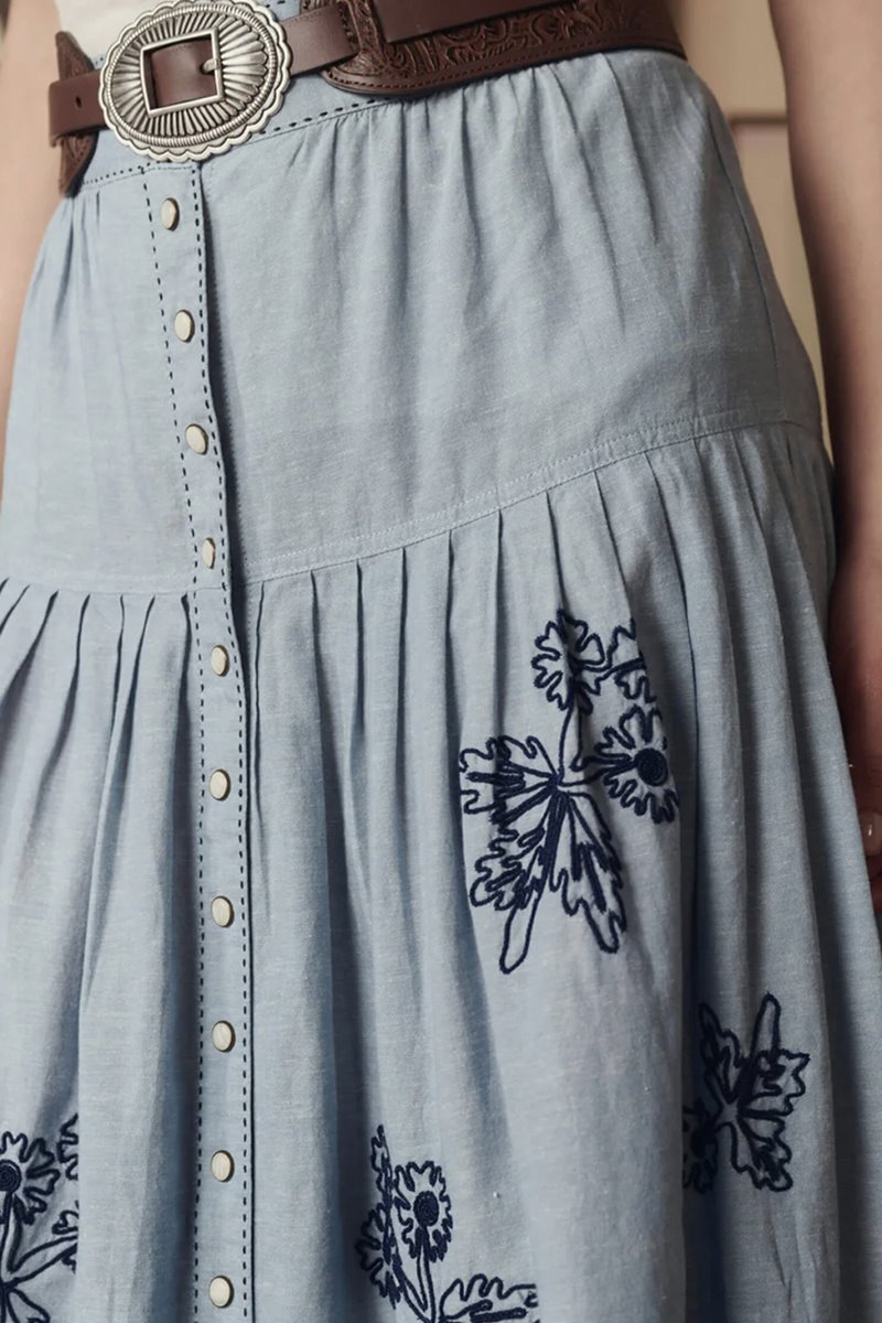 The Great the chambray highland skirt back
