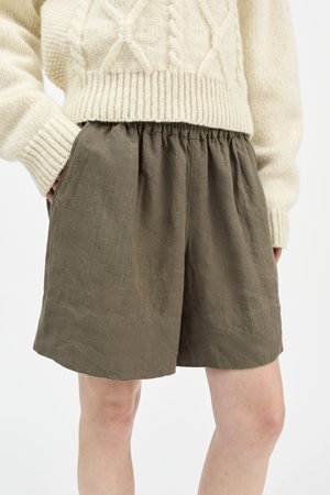 Skall Studio vetiver shorts  back