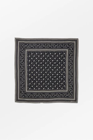 Skall Studio classic scarf  black cream side